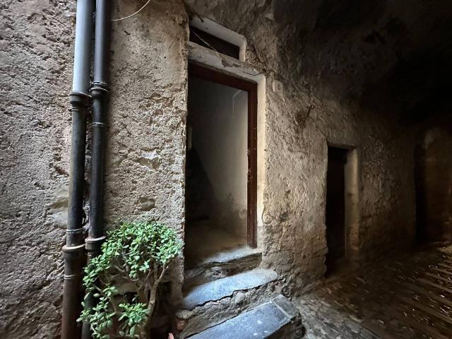 Casa indipendente in vendita a Taggia IM