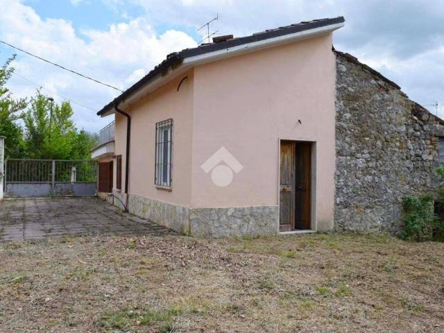 Casa indipendente in vendita a Tagliacozzo AQ