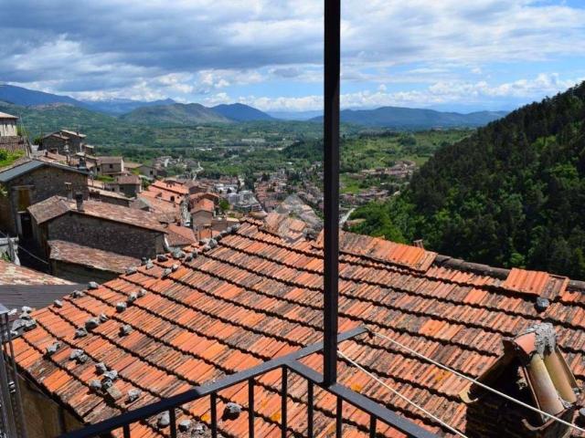 Casa indipendente in vendita a Tagliacozzo AQ