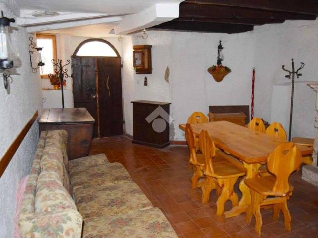 Casa indipendente in vendita a Tagliacozzo AQ