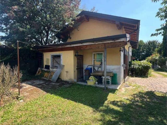 Casa indipendente in vendita a Taino VA