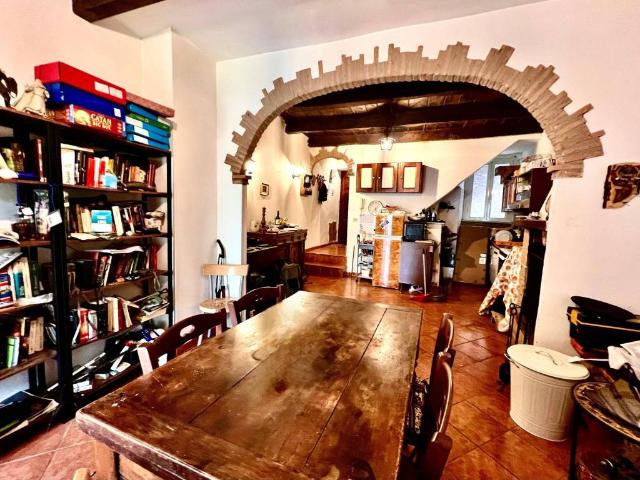 Casa indipendente in vendita a Tarano RI