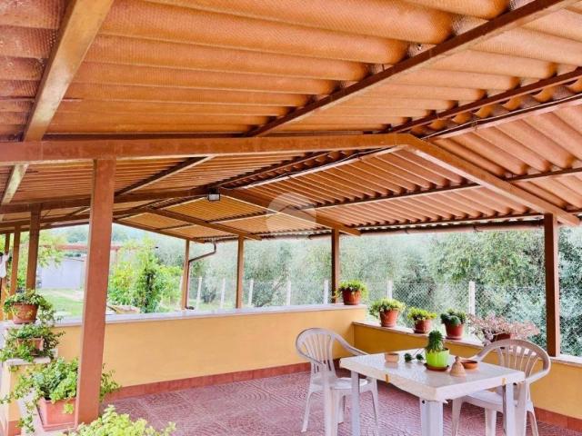 Casa indipendente in vendita a Tarano RI