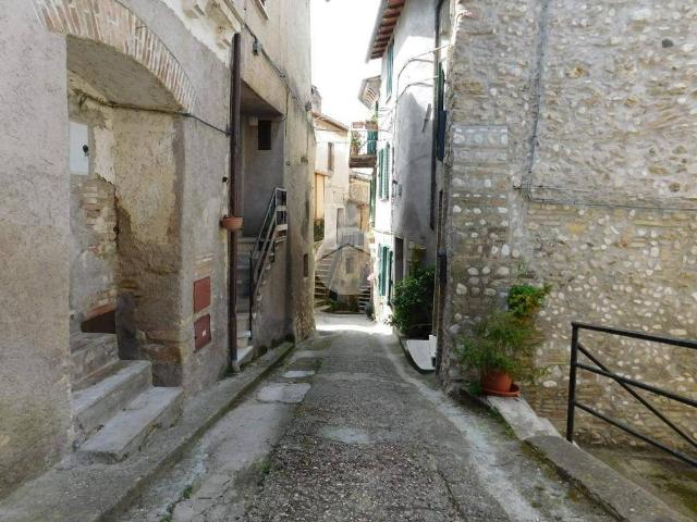 Casa indipendente in vendita a Tarano RI