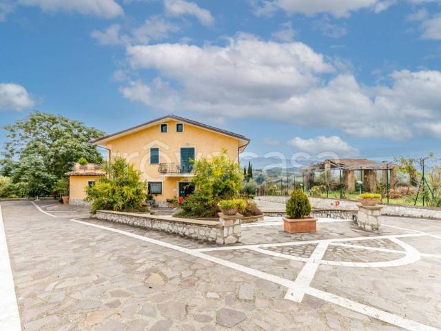Casa indipendente in vendita a Tarano via Benedetti, 105