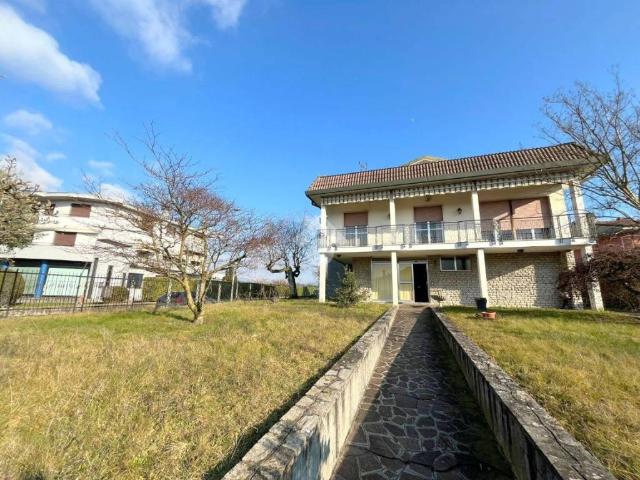 Casa indipendente in vendita a Telgate BG