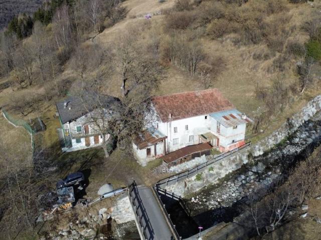 Casa indipendente in vendita a Temù BS