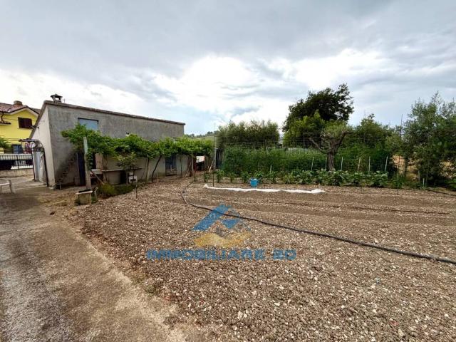 Casa indipendente in vendita a Teramo TE