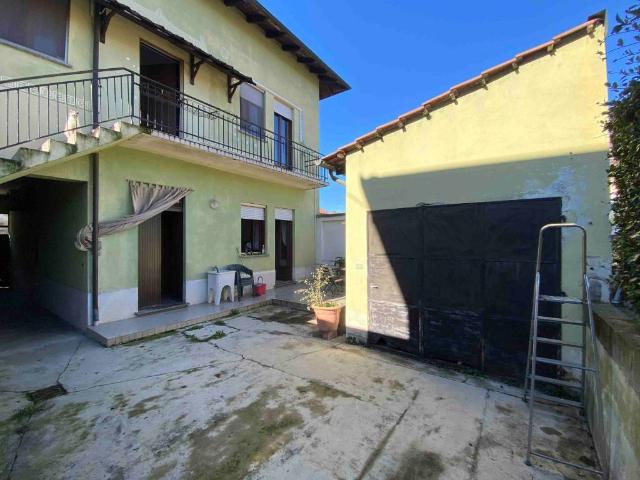 Casa indipendente in vendita a Terdobbiate NO