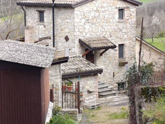 Casa indipendente in vendita a Terenzo PR