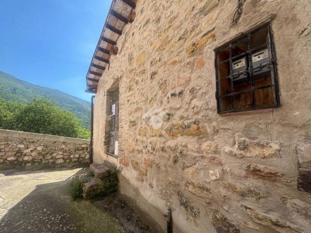 Casa indipendente in vendita a Terni TR