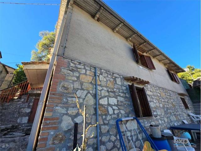 Casa indipendente in vendita a Terni TR
