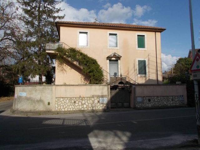 Casa indipendente in vendita a Terni TR