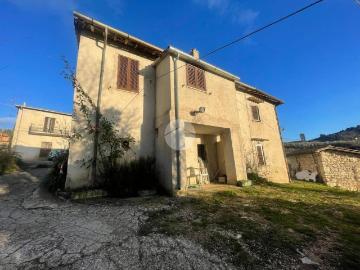 Casa indipendente in vendita a Terni TR