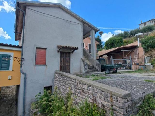 Casa indipendente in vendita a Terni TR