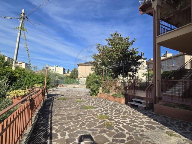 Casa indipendente in vendita a Terni TR