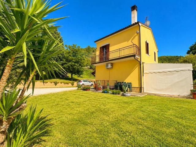 Casa indipendente in vendita a Terni TR