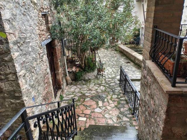 Casa indipendente in vendita a Terni TR