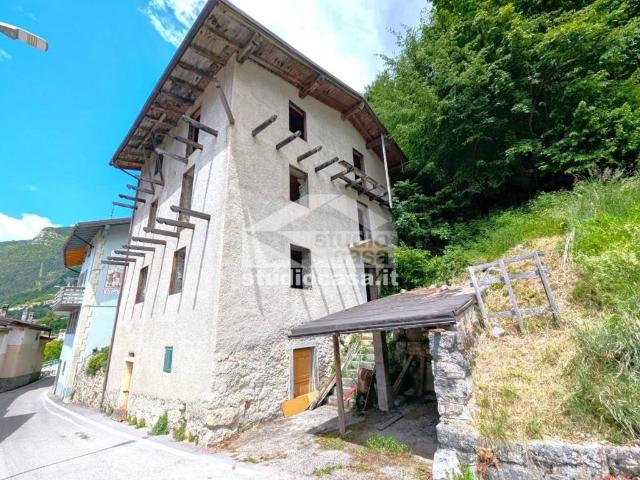 Casa indipendente in vendita a Terragnolo TN