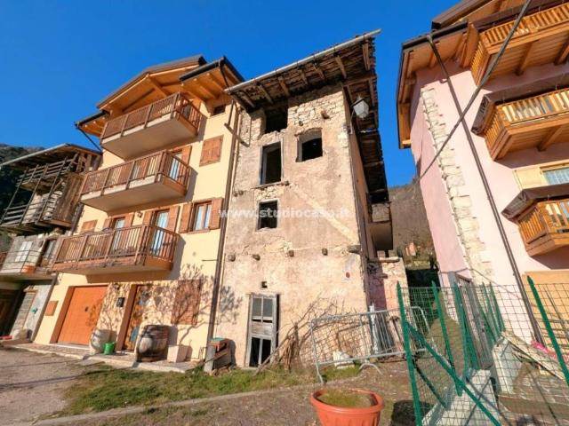 Casa indipendente in vendita a Terragnolo TN