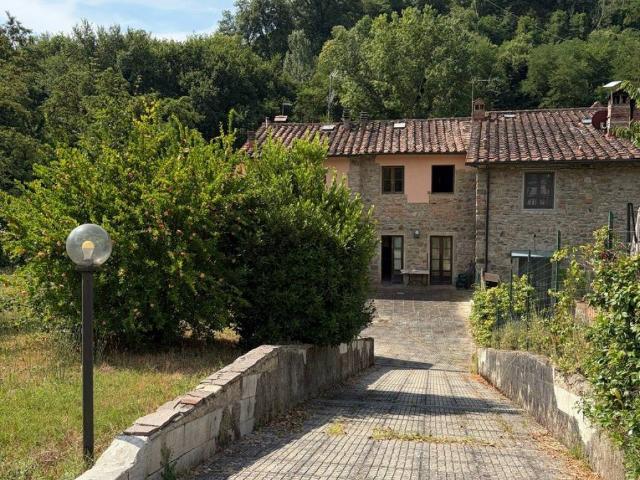 Casa indipendente in vendita a Terranuova Bracciolini AR