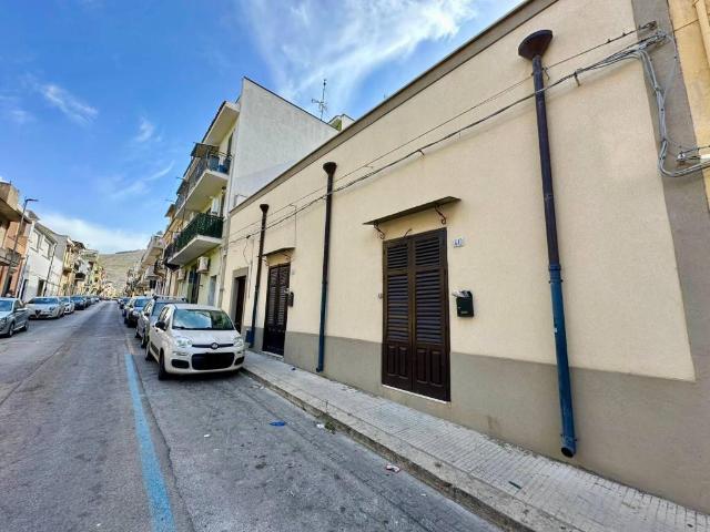 Casa indipendente in vendita a Terrasini PA
