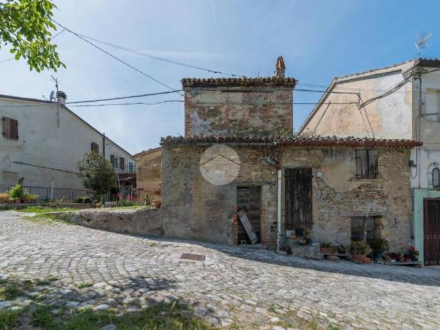 Casa indipendente in vendita a Terre Roveresche via Vergineto Alto, 55