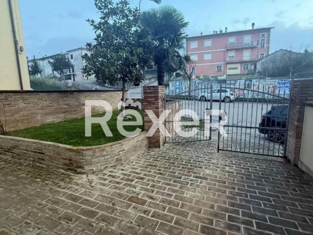 Casa indipendente in vendita a Terre Roveresche PU