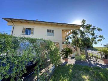Casa indipendente in vendita a Terre Roveresche PU