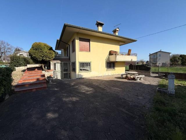 Casa indipendente in vendita a Thiene VI