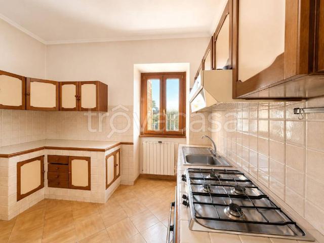 Casa indipendente in vendita a Tivoli via Trilussa
