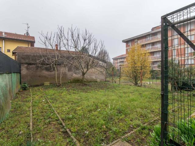 Casa indipendente in vendita a Tradate VA