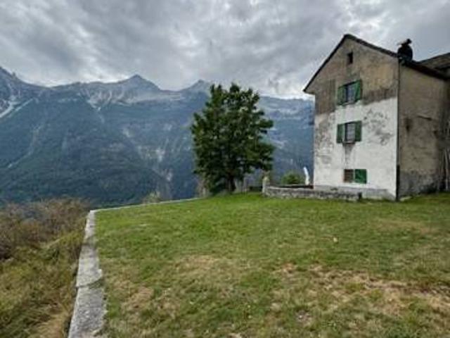 Casa indipendente in vendita a Trasquera VB