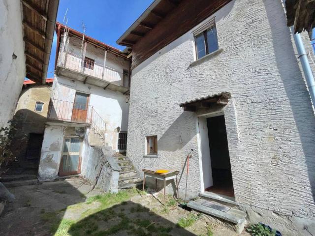 Casa indipendente in vendita a Trarego Viggiona VB