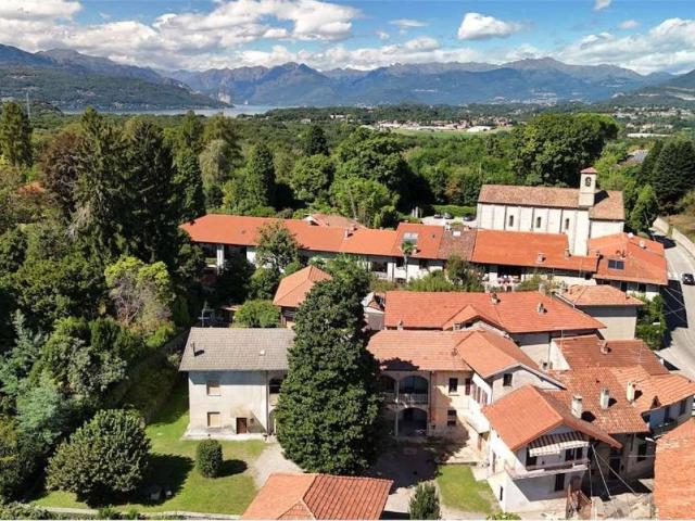 Casa indipendente in vendita a Travedona Monate VA