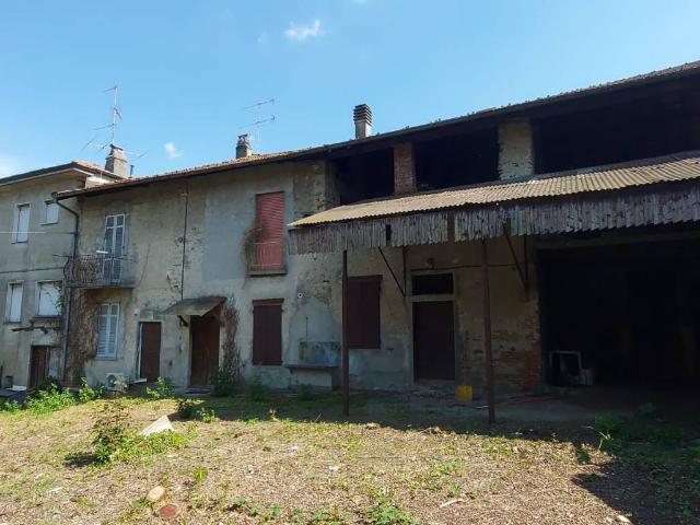 Casa indipendente in vendita a Travedona Monate VA