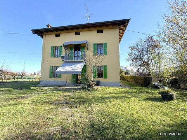 Casa indipendente in vendita a Traversetolo PR