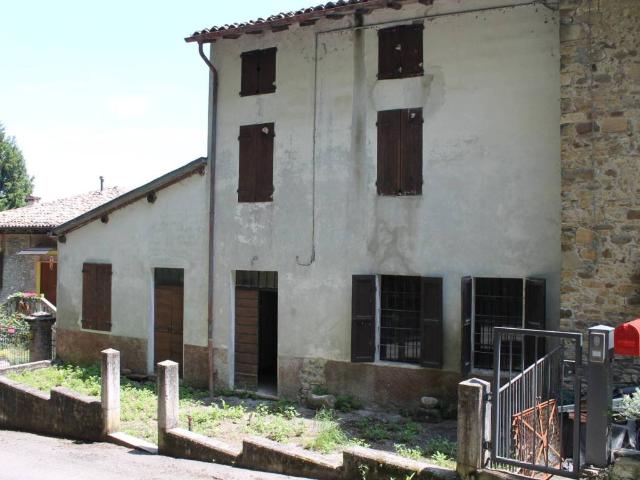 Casa indipendente in vendita a Traversetolo PR