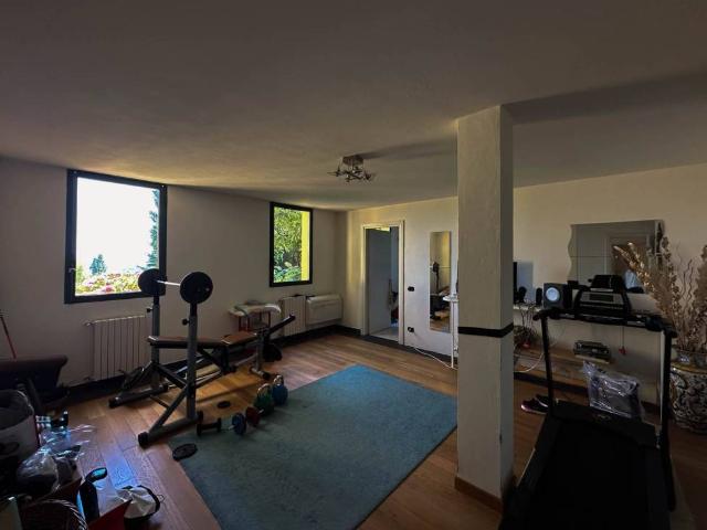 Casa indipendente in vendita a Traversetolo PR