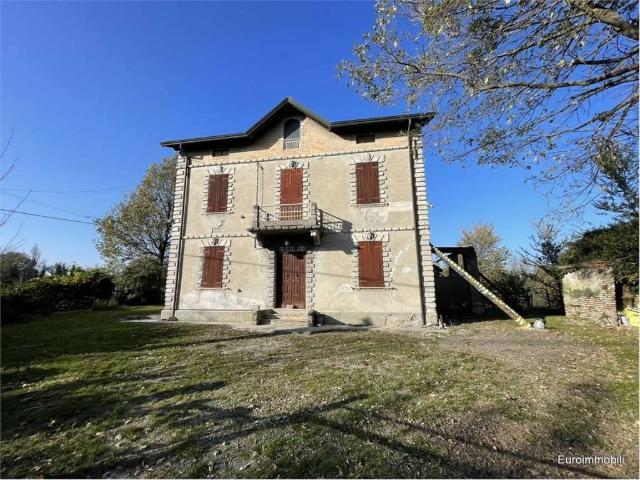 Casa indipendente in vendita a Traversetolo PR