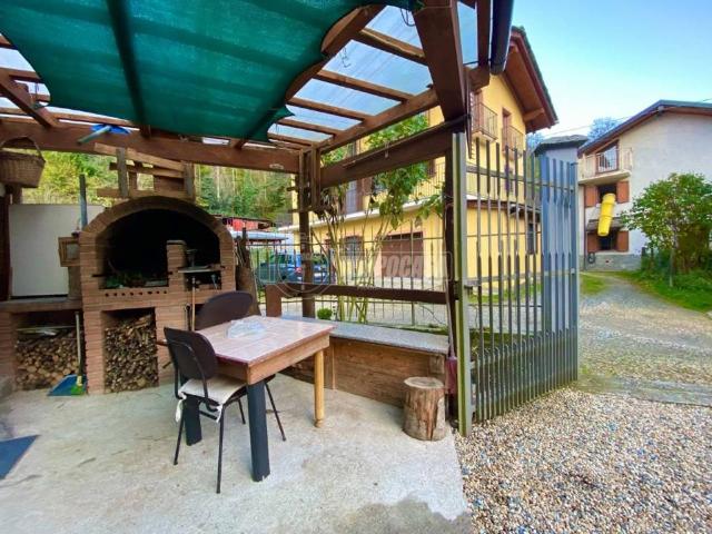 Casa indipendente in vendita a Lanzo Torinese TO