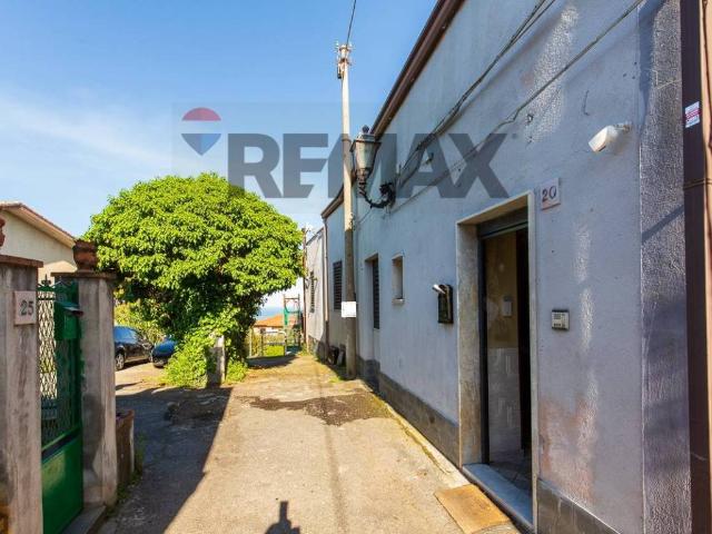 Casa indipendente in vendita a Trecastagni CT