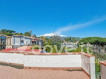 Casa indipendente in vendita a Trecastagni CT