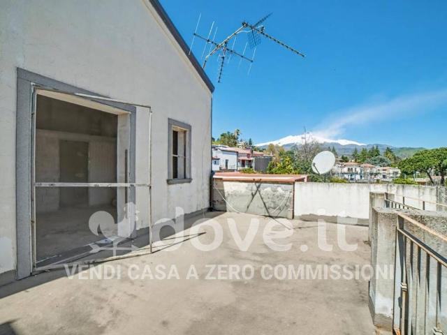 Casa indipendente in vendita a Trecastagni CT