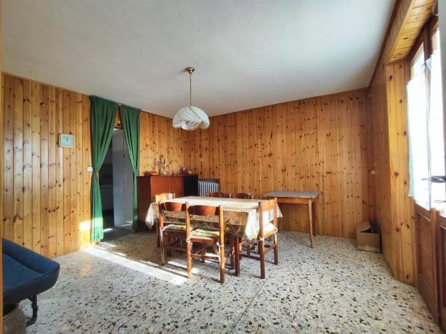Casa indipendente in vendita a Trecastelli AN