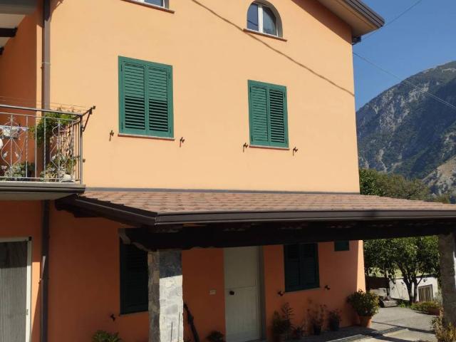 Casa indipendente in vendita a Trecchina PZ