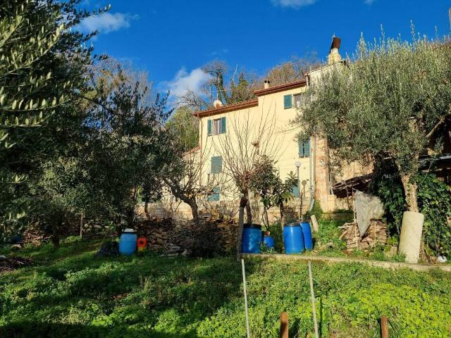 Casa indipendente in vendita a Treia MC