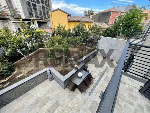 Casa indipendente in vendita a Tremestieri Etneo CT