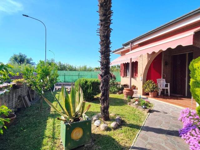 Casa indipendente in vendita a Tresignana FE