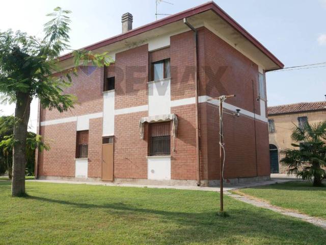 Casa indipendente in vendita a Tresignana FE